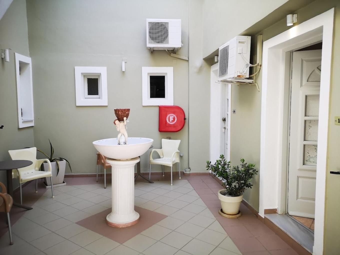 B Suites Фіра Номер фото